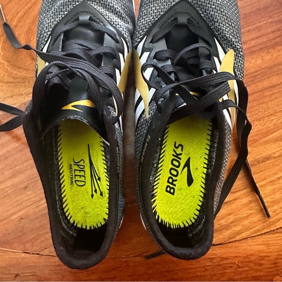 Brooks Speed Neutral Spikes - Picture 5 of 6
